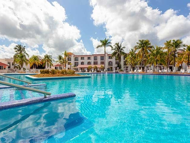Day Pass & Cozumel Resort (All Inclusive)